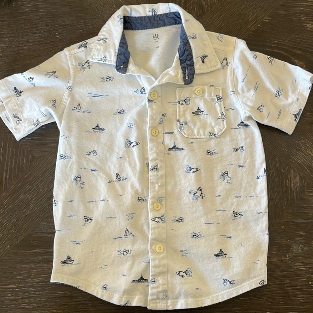 Gap kids button down polo, XS